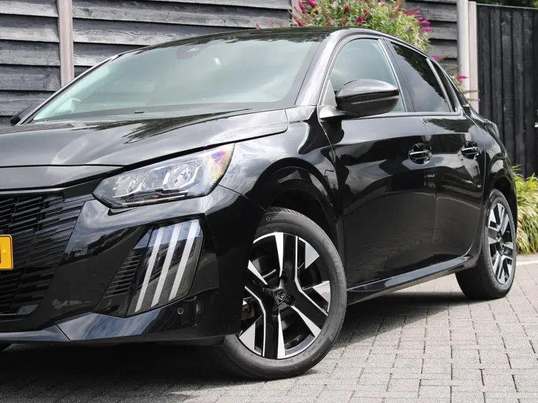 Peugeot 208 Allure 1.2 Hybrid 100PK e-DCS6 Automaat Navigatie, Camera Achter, Stoelverwarming voor, Adaptieve Cruise Control afbeelding 2