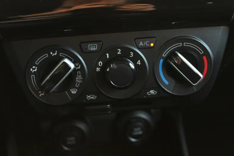 Suzuki Swift 1.2 Select Carplay/Android Auto, Achteruitrijcamera, Stoelverwarming, DAB Radio, Airco afbeelding 19