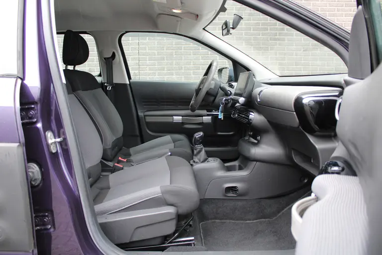Citroën C4 Cactus 1.2 PureTech Feel Trekhaak, Cruise Control, Airco, Elekt. ramen voor, Navigatie afbeelding 21