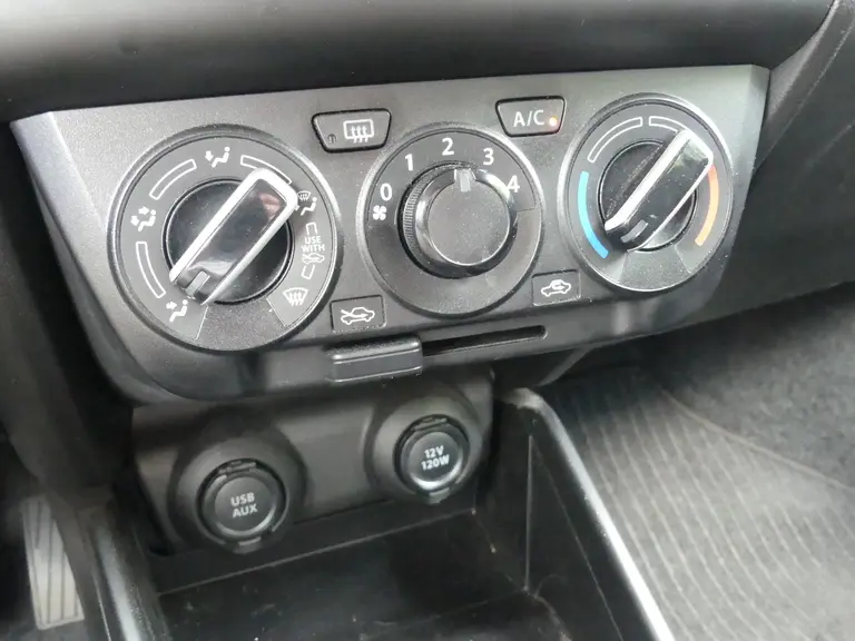 Suzuki Swift 1.2 Comfort Smart Hybrid Trekhaak, Cruise Control, Airco, LM Velgen afbeelding 18