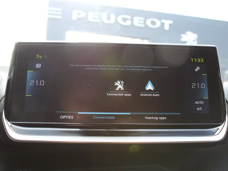 Peugeot e-2008 EV GT 50 kWh Navigatie, Lichtmetalen velgen 18 inch, Keyless Entry, Dodehoek detectie afbeelding 30