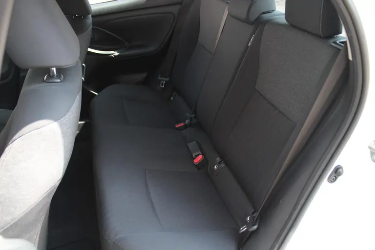 Toyota Yaris 1.0 VVT-i Active Achteruitrijcamera, Bluetooth, Cruise Control Adaptief, Apple Carplay/Android Auto afbeelding 7