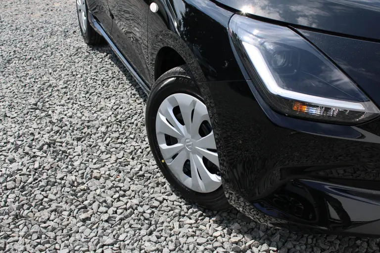 Suzuki Swift 1.2 Comfort Smart Hybrid NIEUW MET 6 JAAR GARANTIE! Navigatie, Achteruitrijcamera, Parkeersensoren Achter, Cruise Control Adaptief afbeelding 4