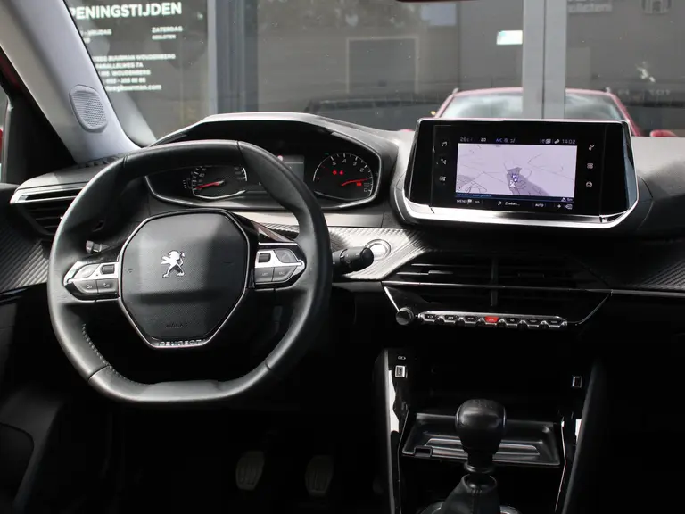 Peugeot 2008 1.2 PureTech Allure Camera, Trekhaak, Navigatie afbeelding 10
