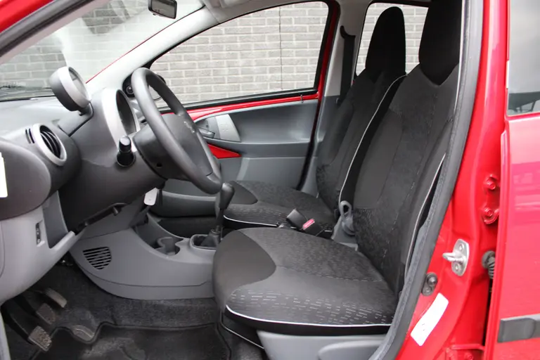 Peugeot 107 1.0-12V XS Radio, Airco, Elektr. Ramen, Toerenteller, 29.000 km! afbeelding 12