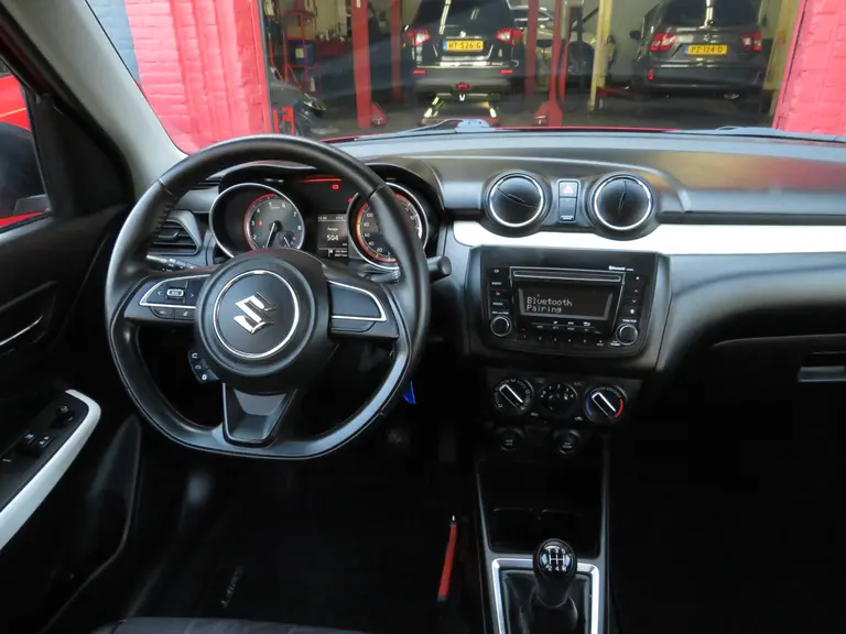 Suzuki Swift 1.2 Comfort Smart Hybrid, Dealer onderhouden, Alcantara bekleding en Dakspoiler afbeelding 13