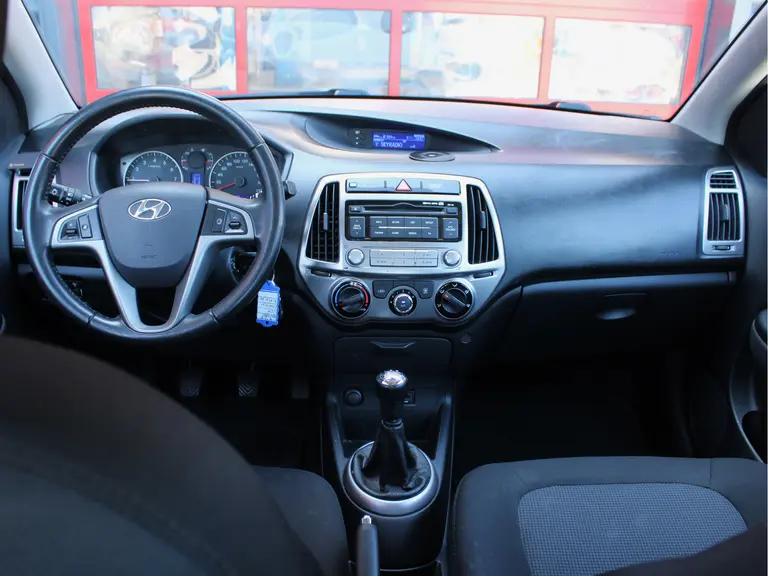 Hyundai i20 1.2i i-Motion 5-Deurs Afneembare Trekhaak, Airco, Parkeersensoren Achter, Radio/CD Speler afbeelding 16