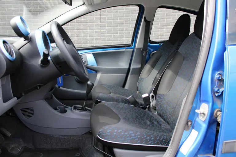 Peugeot 107 1.0-12V Urban Move afbeelding 8