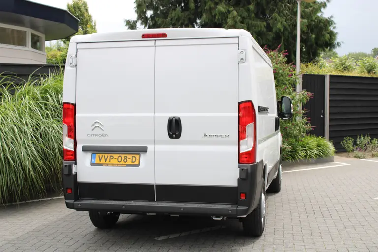 Citroën Jumper 2.2 BlueHDi 120 L1H1 3.0t Cruise Control, Leder Stuurwiel, Climate Control, Audio/Bluetooth, Parkeerhulp achter . afbeelding 4