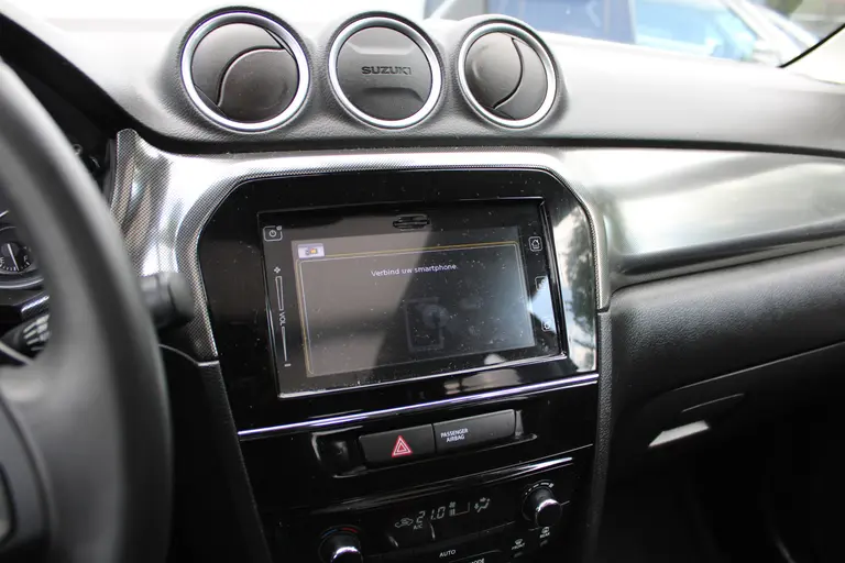 Suzuki Vitara 1.5 Hybrid Style, Automaat, 1e Eig. met All-Seasonbanden, Panoramadak, Navigatie, Parkeersensoren en Dealer onderhouden! afbeelding 21