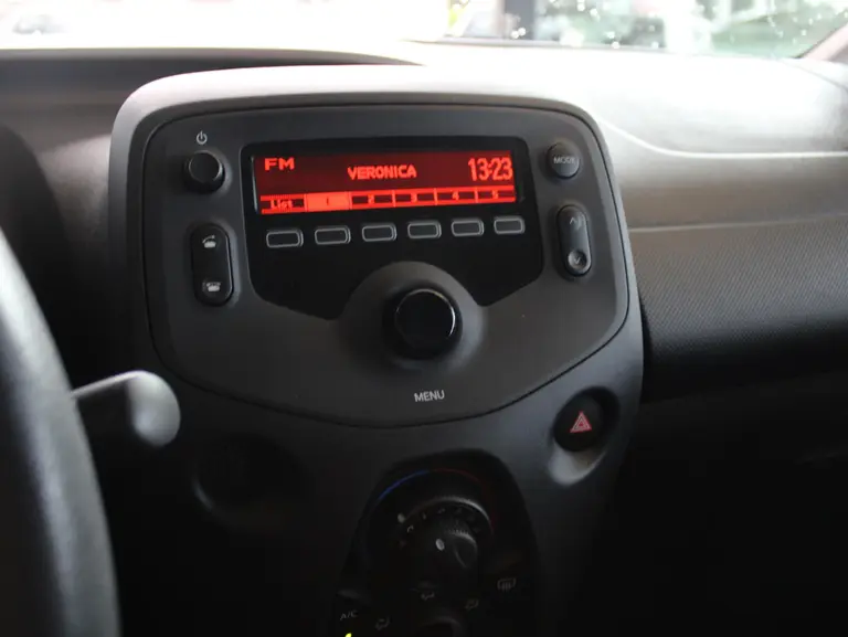 Toyota Aygo 1.0 VVT-i x-fun , 1e Eigenaar en Dealer ondehouden! afbeelding 16