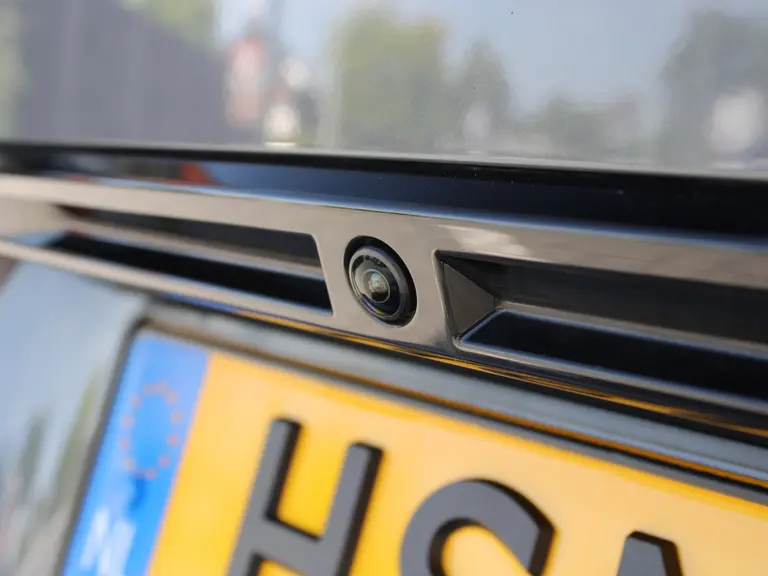 Peugeot 2008 GT 1.2 PureTech 130PK EAT8 Automaat Navigatie, Rondomzichtcamera, Keyless, Alcantara, Massage, Stoelverwarming afbeelding 12