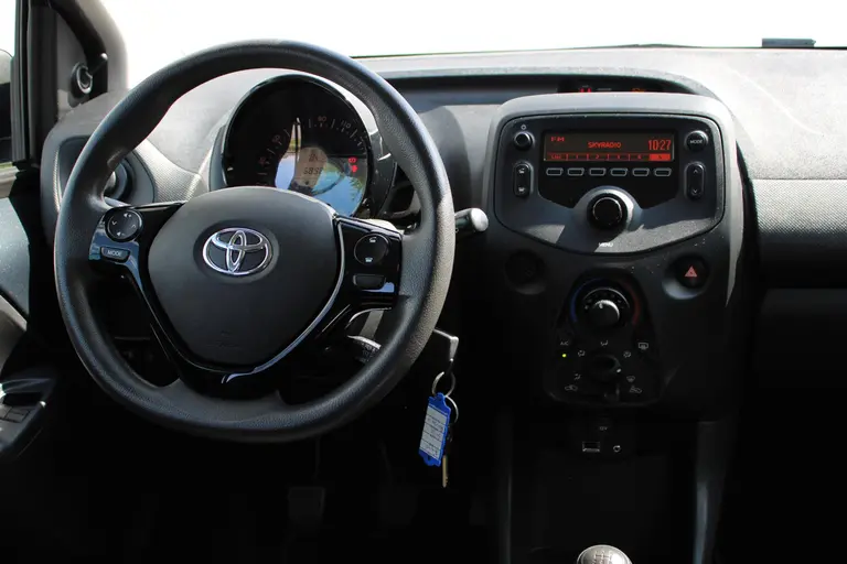 Toyota Aygo 1.0 VVT-i x-fun Elektr. ramen voor, Start/Stop Systeem, Airco, All-Season banden afbeelding 11