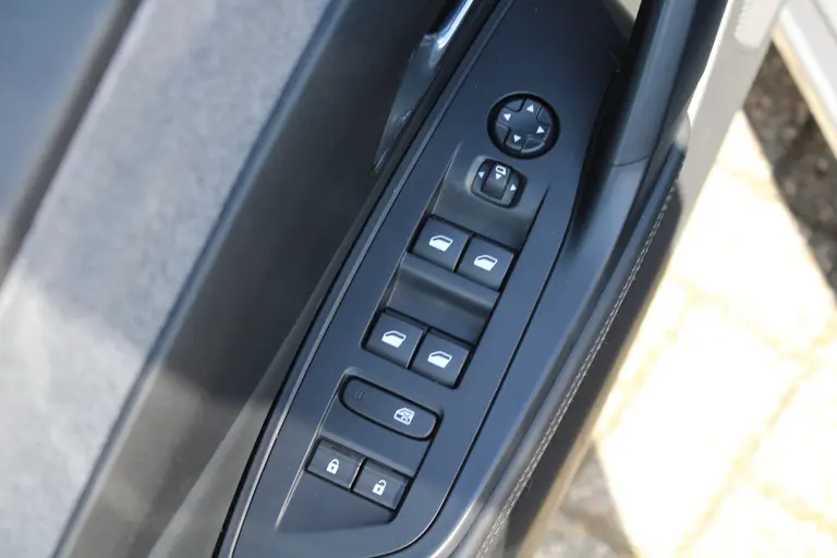 Peugeot 308 1.2 PureTech Allure Pack Business 131pk, Automaat, Keyless Entry/Start, Navigatie, Applecarpl./Andr. Auto, Dodehoek detectie, 1e Eigenaar afbeelding 14