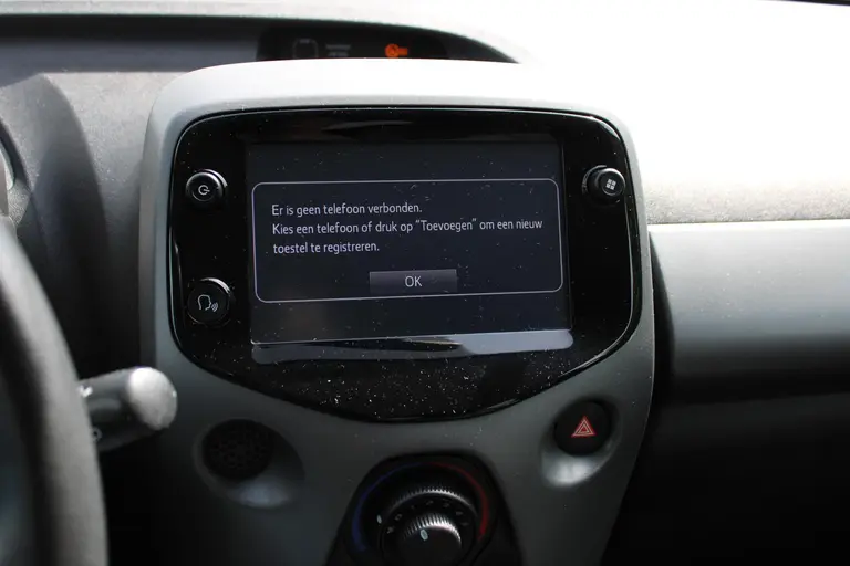 Toyota Aygo 1.0 VVT-i x-first, Camera, LM-Velgen en Dealer ondehouden! afbeelding 19