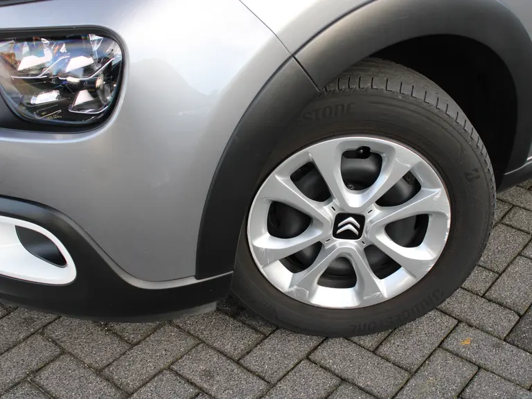 Citroën C3 You 1.2 PureTech 83PK Cruise Control, Airco, Parkeersensoren Achter, Stoelverwarming, Bluetooth afbeelding 2