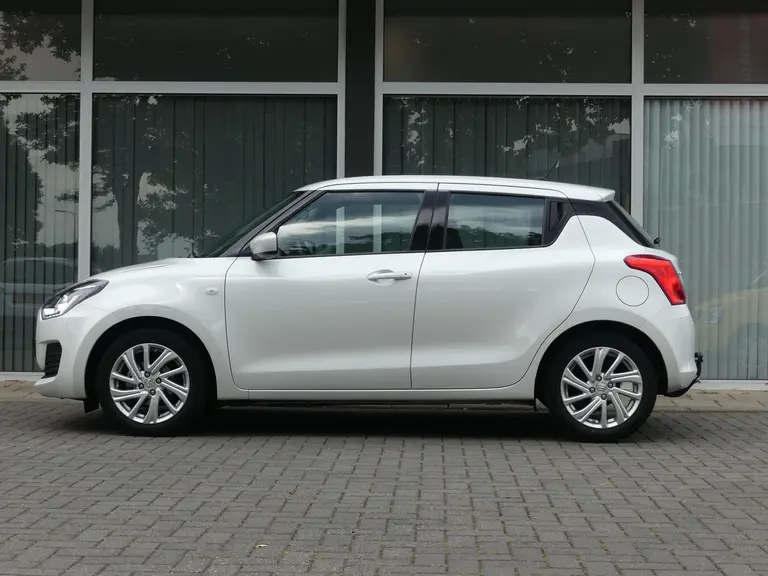 Suzuki Swift 1.2 Comfort Smart Hybrid Trekhaak, Cruise Control, Airco, LM Velgen afbeelding 3