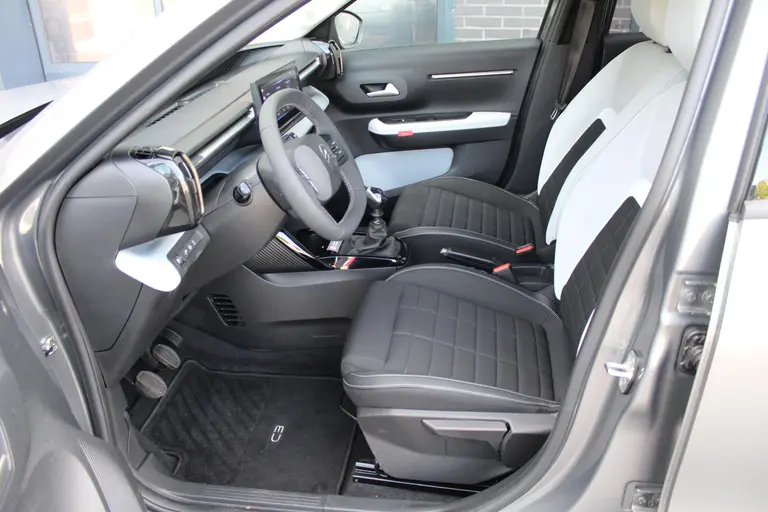 Citroën C3 1.2 100PK Turbo Max Navigatie, Achteruitrijcamera, Climate Control, Cruise Control, Apple Carplay, Android Auto afbeelding 9