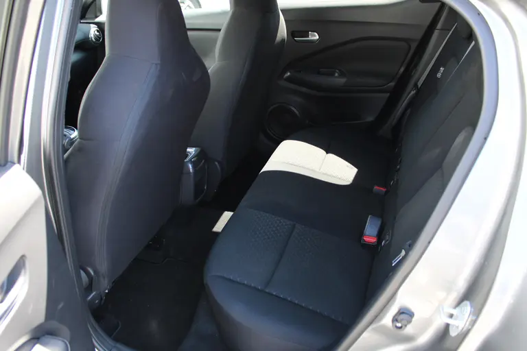 Nissan Juke 1.0 DIG-T Business Edition, Automaat, Met Trekhaak, Camera, Applecarplay/Androidauto en Dealer onderhouden! afbeelding 9