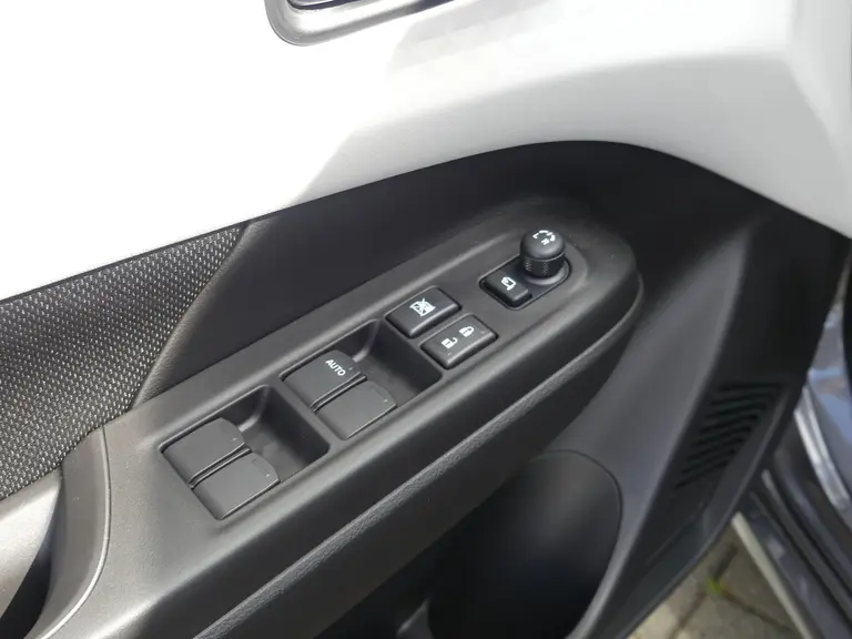 Suzuki Swift 1.2 Style Smart Hybrid, Automaat CVT Navigatie, Stoelverwarming, Camera, Apple CarPlay, Android Auto afbeelding 9