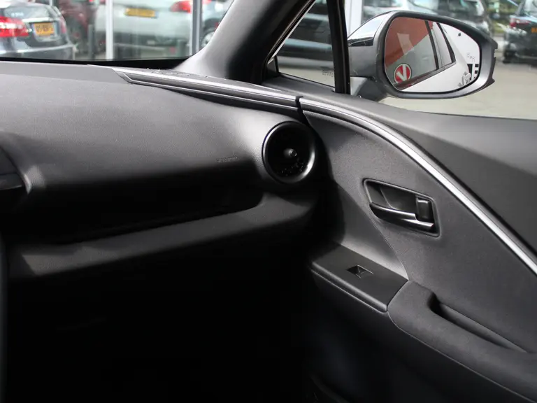 Toyota C-HR 1.8 Hybrid 140 First Edition Automaat 360° Camera, Elektrische Achterklep, Draadloze Carplay\Android Auto, Keyless Go afbeelding 23