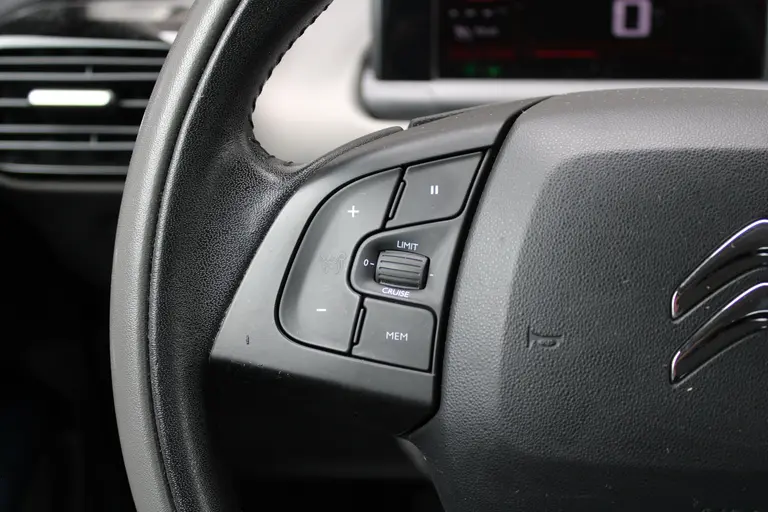 Citroën C4 Cactus 1.2 PureTech Feel Trekhaak, Cruise Control, Airco, Elekt. ramen voor, Navigatie afbeelding 14