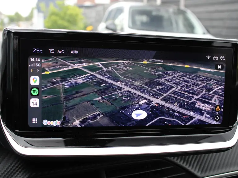 Peugeot 2008 Allure 1.2 PureTech 100PK Navigatie, Camera Achter, parkeerhulp voor en achter, Apple Carplay/Android auto draadloos afbeelding 24