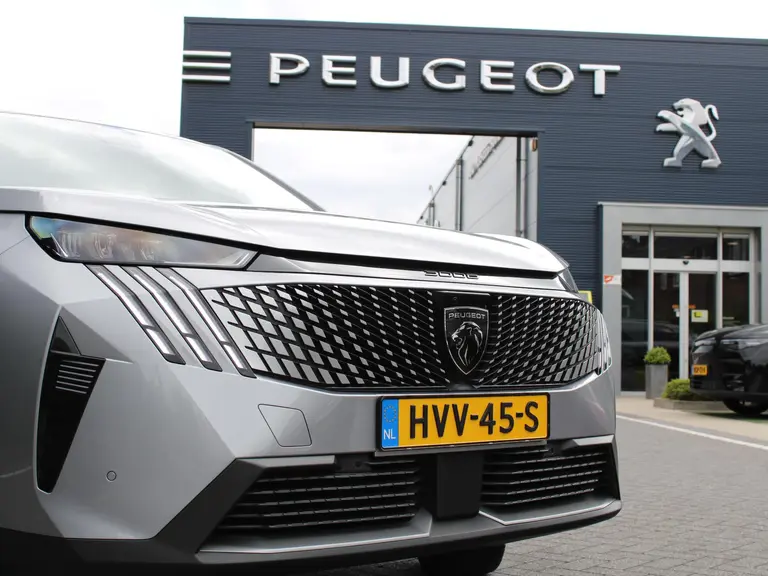Peugeot 3008 Allure 1.2 Hybrid 136PK e-DCS6 Automaat Navigatie, Rondomzichtcamera, Stoel & Stuurwielverwarming, Keyless, Draadloze Telefoonlader afbeelding 3