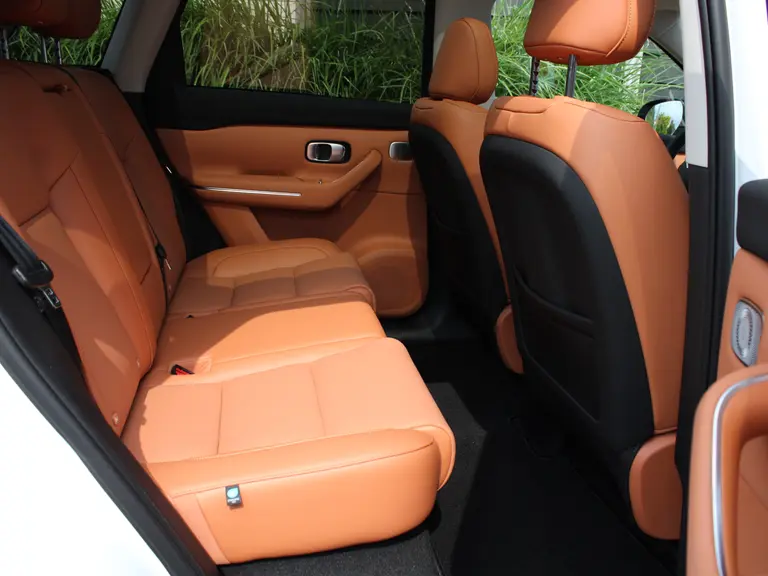 Leapmotor C10 REEV Design 28.4 kWh Camera systeem rondom, Stoelverwarming/koeling, Panoramadak, Navigatie afbeelding 21