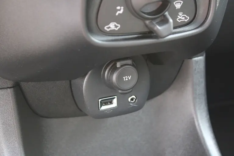 Toyota Aygo 1.0 VVT-i x-fun Elektr. ramen voor, Start/Stop Systeem, Airco, All-Season banden afbeelding 20