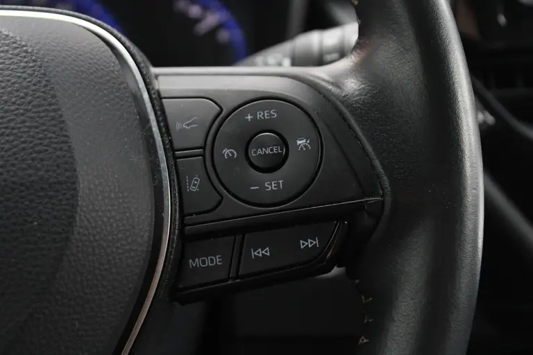 Toyota Corolla Touring Sports 1.8 Hybrid Dynamic Achteruitrijcamera, Stoelverwarming, Cruise Control Adaptief, Draadloze Telefoonlader afbeelding 32