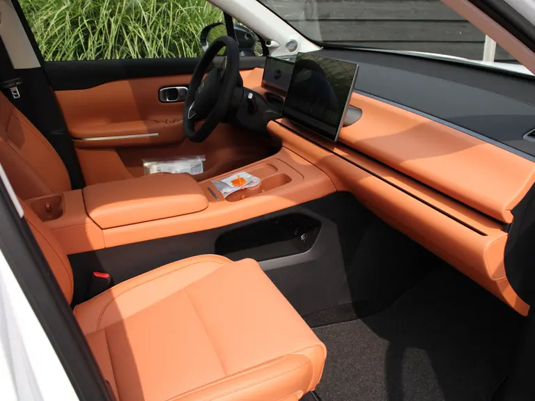 Leapmotor C10 REEV Design 28.4 kWh Camera systeem rondom, Stoelverwarming/koeling, Panoramadak, Navigatie afbeelding 18