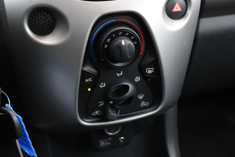Peugeot 108 1.0 e-VTi Active Automaat Apple Carplay/Android Auto afbeelding 24