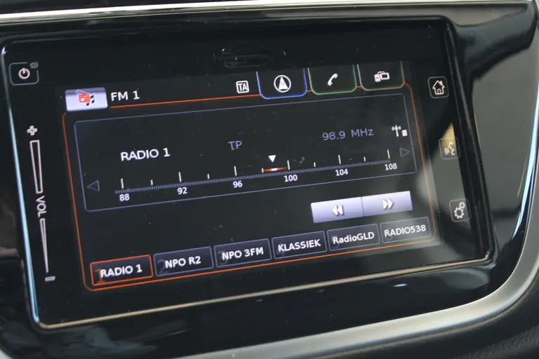 Suzuki S-Cross 1.0 Boosterjet Exclusive Achteruitrijcamera, Navigatie, Cruise Control, Voorstoelen Verwarmd, Regensensor afbeelding 23