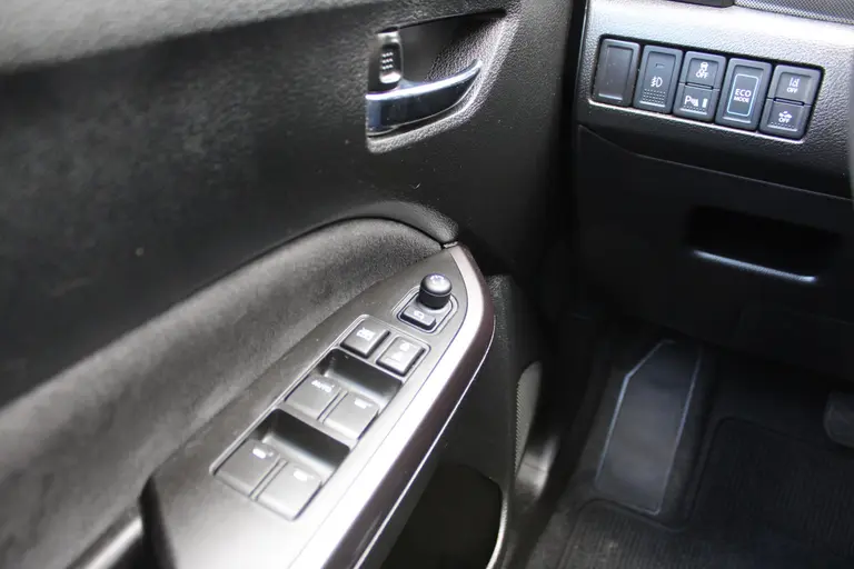 Suzuki Vitara 1.5 Hybrid Style, Automaat, 1e Eig. met Navigatie, Parkeersensoren en Dealer onderhouden! afbeelding 27