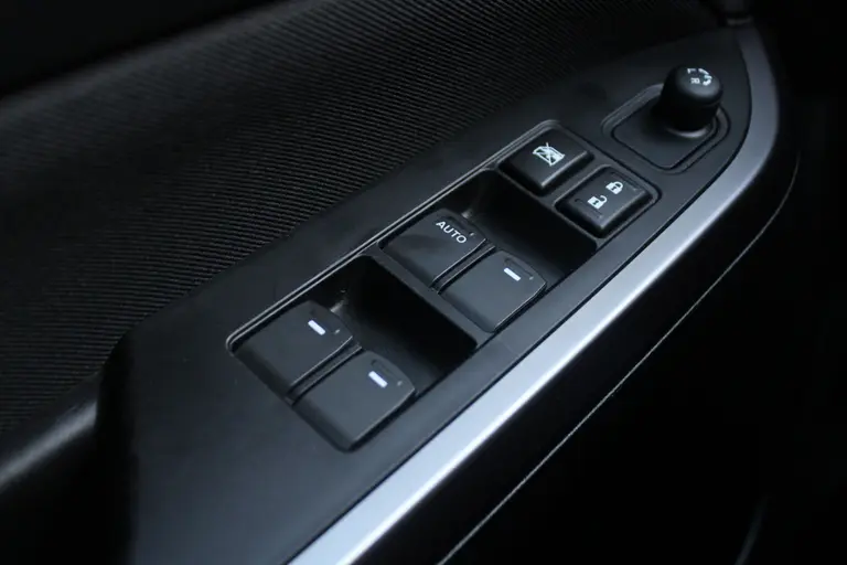 Suzuki Vitara 1.5 Hybrid 115PK Select AllGrip Automaat Adaptieve Cruise Control, Stoelverwarming, Achteruitrijcamera, Dodehoek Detector afbeelding 32