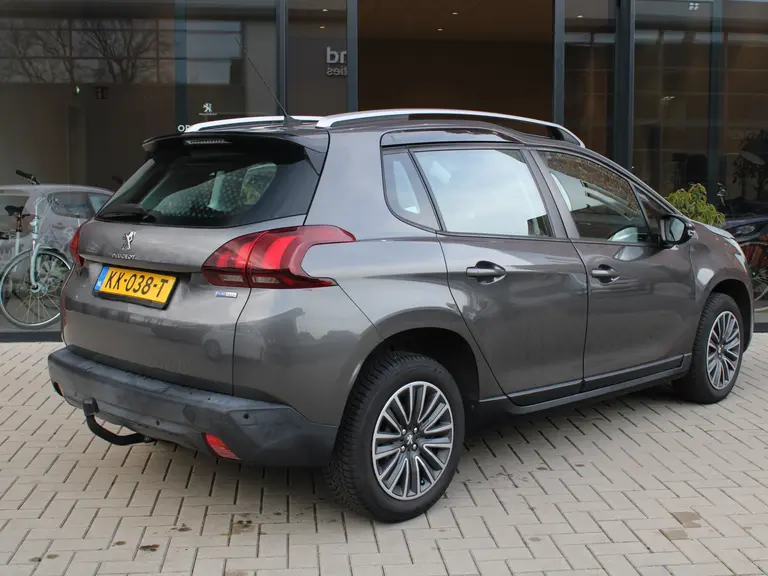 Peugeot 2008 1.2 PureTech Active 110PK Climate Control, Trekhaak, Navigatie afbeelding 6