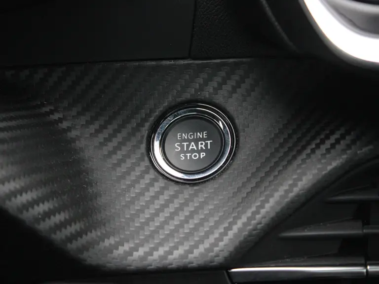 Peugeot e-208 GT Pack 50 kWh 136PK Navigatie, Alcantara Leder, Achteruitrijcamera, Keyless, Panoramadak, Parkeersensoren Voor & Achter afbeelding 26