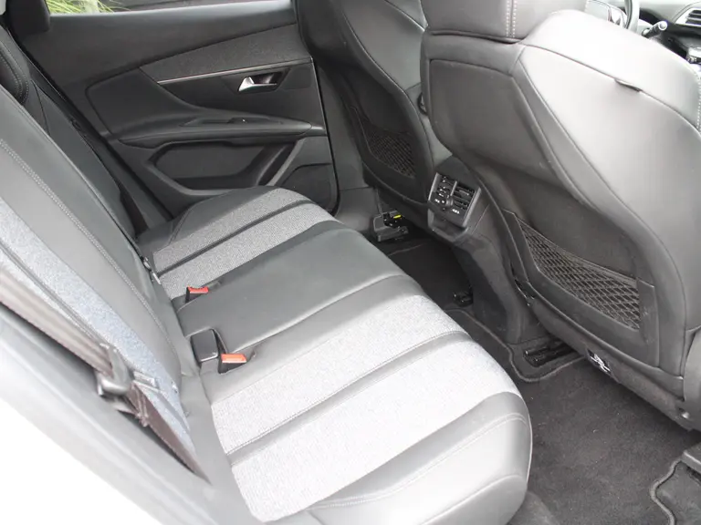 Peugeot 3008 Allure 1.2 PureTech 130PK Trekhaak, AppleCarPlay/AndroidAuto Navigatie, Lichtmetalen velgen, Parkeerhulp voor & achter afbeelding 29