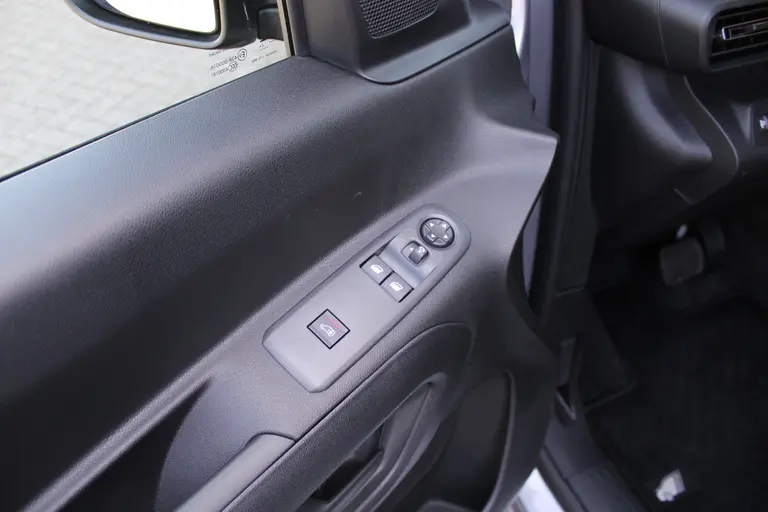 Citroën Berlingo 1.5 BlueHDi 130 EAT8 S&S L1 Automaat Cruise/Climate control, Apple carplay/Android auto, Mistlampen, 16"LM velgen, afbeelding 9