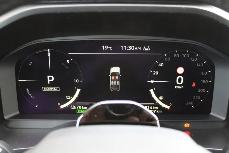 Mitsubishi Outlander 2.4 PHEV First Edition 20" LM velgen, Stuur+stoelverwarming, Standkachel, Premium audio, PDC V+A, Trekgewicht 1.600 KG. afbeelding 21