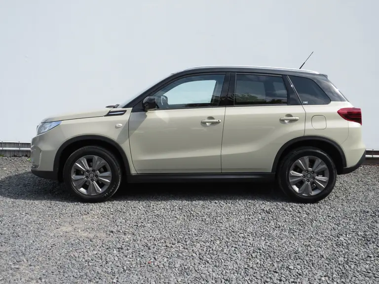 Suzuki Vitara 1.0 Boosterjet Select 1e Eig, Dealer Onderhouden, Cruise control En Android/Apple Carplay afbeelding 2
