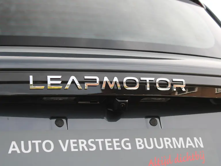 Leapmotor T03 Design 37.3 kWh 95PK Navigatie, Camera achter, Parkeerhulp achter, Audio, Keyless Start, Lichtmetalen velgen afbeelding 9