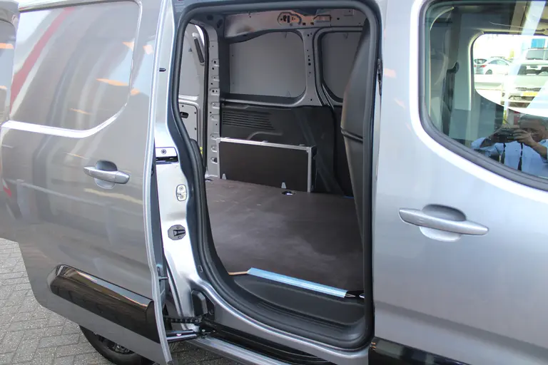 Citroën Berlingo 1.5 BlueHDi 130 EAT8 S&S L1 Automaat Cruise/Climate control, Apple carplay/Android auto, Mistlampen, 16"LM velgen, afbeelding 30