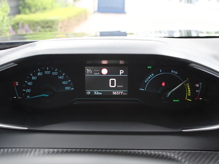 Peugeot e-2008 Active Pack 50 kWh 136PK Navigatie, Achteruitrijcamera, Apple Carplay, Android Auto, Climate Control afbeelding 17