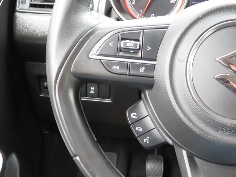 Suzuki Swift 1.2 Select, 17 inch LM-Velgen, Camera, Dealer onderhouden met Applecarplay/Androidauto afbeelding 23