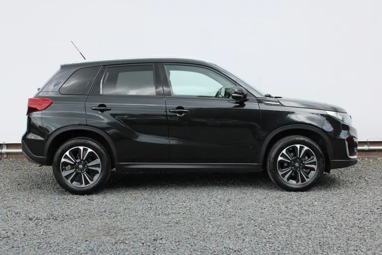 Suzuki Vitara 1.4 Boosterjet Style Smart Hybrid Navigatie, Parkeersensoren voor en achter, Stoelverwarming, Achteruitrijcamera afbeelding 14