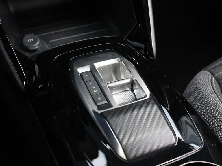 Peugeot e-2008 Active 54 kWh 156pk Navigatie, Achteruitrijcamera, Apple Carplay, Android Auto, Climate Control, Cruise Control afbeelding 27