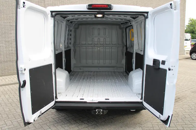 Citroën Jumper 2.2 BlueHDi 120 S&S L2H1 3.0t Airco, Achteruitrijcamera, Cruise Control, Trekhaak afbeelding 9