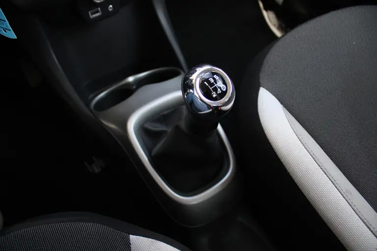 Toyota Aygo 1.0 VVT-i x-play Achteruitrijcamera, Bluetooth, Airco, Apple Carplay/Android Auto afbeelding 20